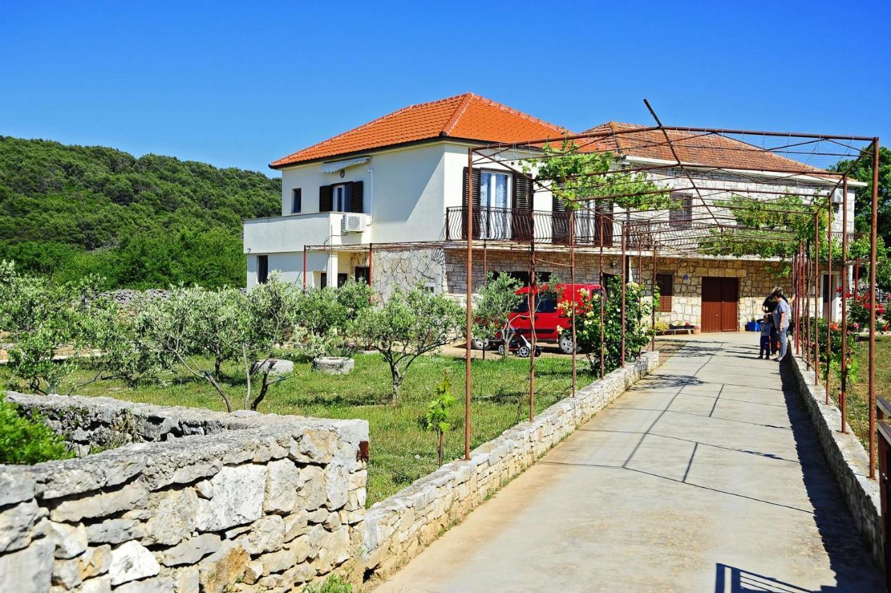 Apartments With A Parking Space Gornje Selo, Solta - 15545 Grohote Exterior foto
